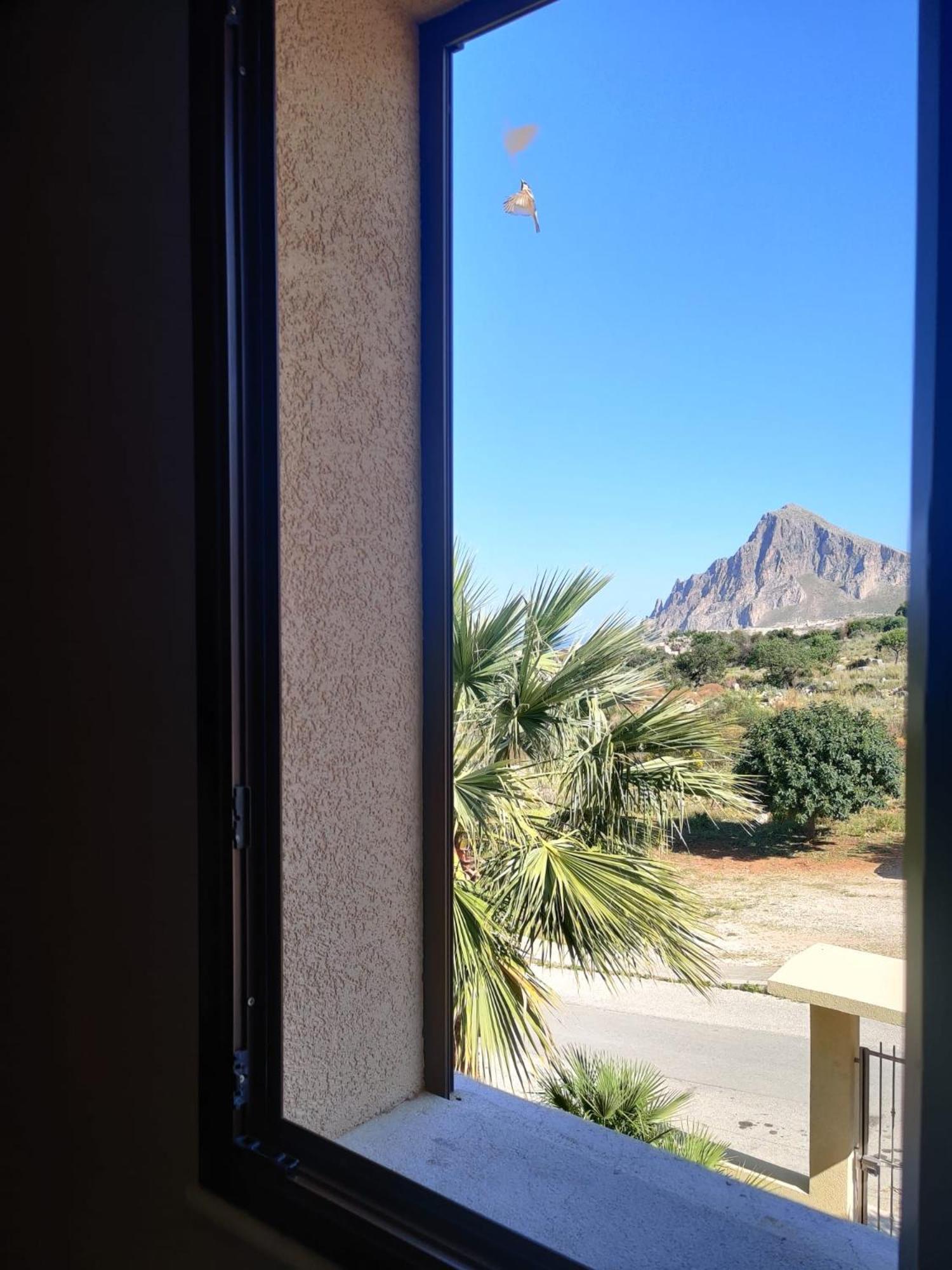 Raggi Di Sole Bed & Breakfast Custonaci Room photo